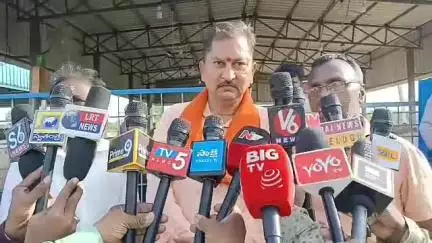 వేములవాడ: ఇక్కడ అధికార దుర్వినియోగం జరుగుతుంది: విశ్వహిందూ పరిషత్ నేత రాధాకృష్ణారెడ్డి
