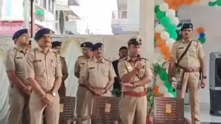 ડીસાદક્ષિણ પોલીસ સ્ટેશન ખાતે નવિન  સવેન્લસ સ્કવોર્ડની પોલીસ ચોકીનુ જિલ્લા પોલીસવડાના હસ્તે લોકાર્પણ કરાયું