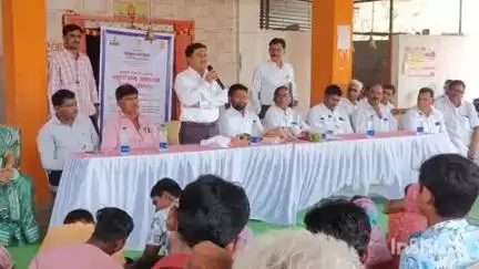 जामनेर: मालदाभाडी येथे छत्रपती शिवाजी महाराज महाराजस्व समाधान शिबिरास नागरिकांचा उत्स्फूर्त प्रतिसाद,25 विभागांचे 38 स्टॉल्स.