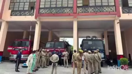 हल्द्वानी: हल्द्वानी फायर स्टेशन में प्रांतीय रक्षा दल (P.R.D.) के जवानों को दिया गया फायर फाइटिंग प्रशिक्षण