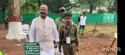 कोतमा: कुटीर एवं ग्रामोद्योग मंत्री दिलीप जायसवाल ने पचमढ़ी में 'एक पेड़ मां के नाम' से किया वृक्षारोपण