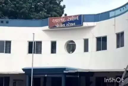 આણંદ શહેર: સામરખા ચોકડી નજીક વાહનની લે વેચ કરનાર વ્યક્તિ દ્વારા નમુના રજીસ્ટર ન નિભાવતા કાર્યવાહી કરાઈ