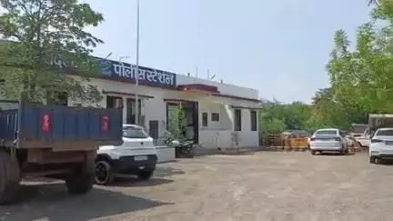 शिंदखेडा: आरावे गावातून 24 वर्षे तरुणी बेपत्ता शिंदखेडा पोलिसात हरवल्याची नोंद.