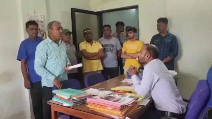માતર: સંધાણામાં વીજળીની સમસ્યાને લઈ ગ્રામજનોમાં આક્રોશ,MGVCL કચેરી ખાતે પહોંચી વિરોધ દર્શાવ્યો #Jansamasya