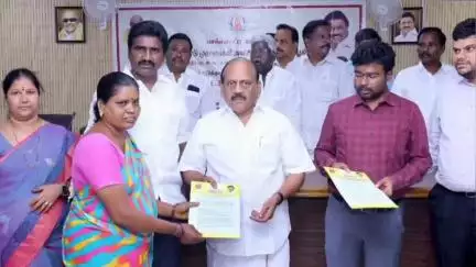 செங்கல்பட்டு: மாவட்ட ஆட்சியர் அலுவலகத்தில் உள்ளாட்சி பிரதிநிதிகளுடன் கலந்துரையாடல் மற்றும் கோரிக்கை மனுக்களை பெறுவு நிகழ்ச்சி அமைச்சர் பங்கேற்பு