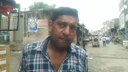खबर औरैया से फूलमती मंदिर के पास गली में होता है जलभराव और रहती है गंदगी