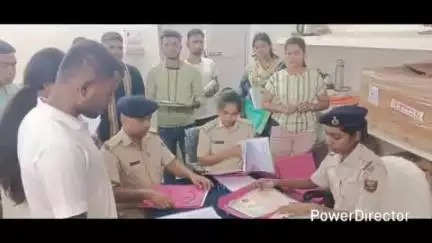 कटिहार: पुलिस लाइन में सौ नवनियुक्त सिपाहियों ने कटिहार जिला पुलिस बल में योगदान किया, कई अन्य मौजूद रहे