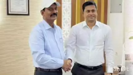 चेनारी: रोहतास के पूर्व डीएम श्री धर्मेंद्र कुमार ने निवर्तमान जिलाधिकारी श्री दिनेश कुमार राय से पदभार ग्रहण किया