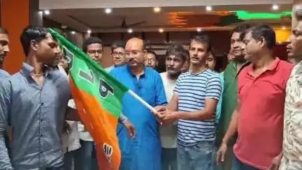সিউড়ি ১: সাঁইথিয়া বিধানসভা এলাকার প্রায় ১৫০টি পরিবার তৃণমূল ছেড়ে BJP তে যোগদান করলো সিউড়ির বিজেপি কার্যালয়ে উপস্থিত হয়ে