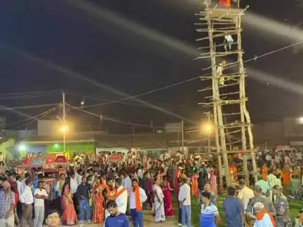 बूरमू: बुढमू प्रखंड के ठाकुरगांव में शिव पूजा सह मण्डा पूजा का झूलन कार्यक्रम संपन्न!