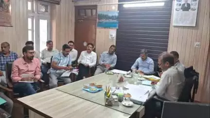 घुमारवीं: तकनीकी शिक्षा मंत्री राजेश धर्माणी ने लोक निर्माण विभाग घुमारवीं के साथ महत्वपूर्ण समीक्षा बैठक की आयोजित