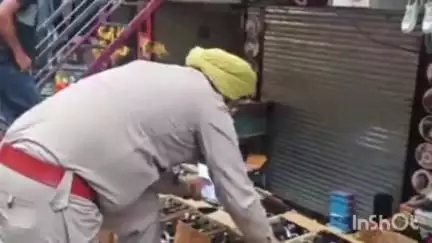 नेरवा: नेरवा पुलिस को मिली बड़ी कामयाबी, एक ऑल्टो गाड़ी से 18 पेटी शराब की बरामद