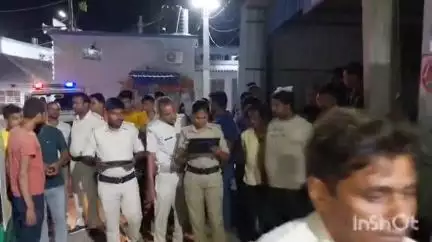 हिसुआ: खानपुर के पास अचानक बाइक पलटने से बाइक चालक युवक हुआ जख्मी, अस्पताल में कराया गया इलाज
