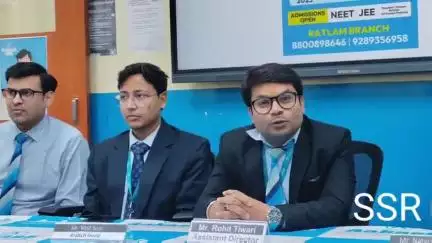 रतलाम नगर: रतलाम के 12 छात्रों ने JEE एडवांस्ड 2025 में मारी बाजी, आकाश इंस्टीट्यूट के दर्शिल चौहान बने सिटी टॉपर