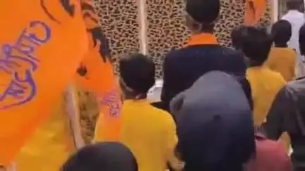 बेनीपुर: भगवतपुर में मंदिर में भगवान की नई प्रतिमा स्थापित करने के लिए कलश शोभा यात्रा निकाली गई