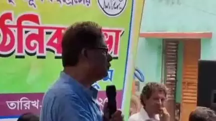 সিউড়ি ১: আবারো নাম না করে অনুব্রত মণ্ডল কে কটাক্ষ করলেন বক্তব্য রাখার সময় তৃণমূলের দু'নম্বর ব্লকের ব্লক সভাপতি