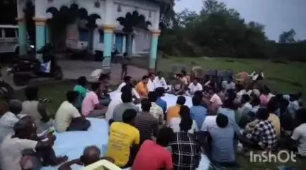 হীরবাঁধ: মুকুটমণিপুর গোলপার্কে দলীয় কর্মীদের সাথে চা চক্রে বৈঠক করলেন বাঁকুড়া জেলা তৃণমূলের সহ-সভাপতি