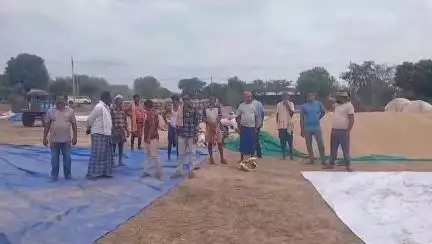 ଓରିଏଣ୍ଟ: ଟୋକନ ପ୍ରଦାନ ଓ ମେଗା ଲିଫ୍ଟ ଜଳସେଚନ ପ୍ରକଳ୍ପ କାର୍ଯ୍ୟକ୍ଷମ ଦାବିରେ ଜିଲ୍ଲାପାଳଙ୍କ ଦ୍ୱାରସ୍ଥ ହେଲେ କିରିତମାଲର ଚାଷୀ