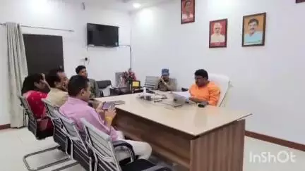 उज्जैन शहर: निगम कार्यालय में महापौर ने की समीक्षा बैठक, लेखा शाखा विभाग की भी हुई समीक्षा