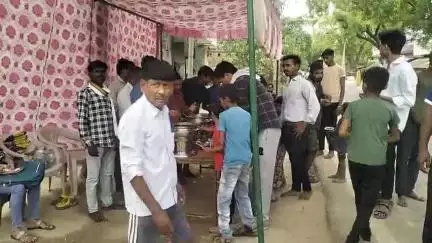 अमेठी: अमेठी क्षेत्र के डेढ़पसार गांव में हनुमान जी महाराज की पूजा अर्चना व भव्य भंडारे का आयोजन किया गया
