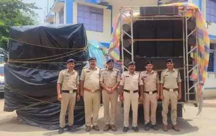 अलीराजपुर: अलीराजपुर में तेज आवाज में डीजे बजाने वाले 2 वाहन पुलिस ने पकड़े, वाहन चालकों पर मामला दर्ज