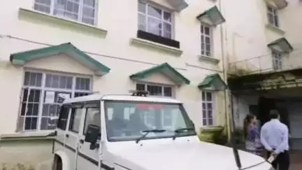 धर्मशाला: जिले में पुलिस ने दो मामलों में पकड़ी कुल 9750 मिलीलीटर अवैध देसी शराब, मामला दर्ज
