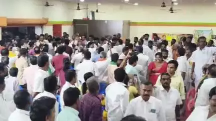 திண்டுக்கல் கிழக்கு: முருக பக்தர் மாநாட்டிற்கான ஆலோசனைக் கூட்டம் நத்தம் சாலை கிழக்கு மாவட்ட பாஜக அலுவலகத்தில் நடைபெற்றது