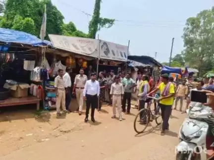 दुमका: दो दिनों में हटायें अतिक्रमण, वरना चलेगा बुलडोजर: सीओ