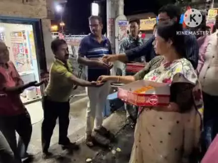বাঁকুড়া ১: অভিষেক ব্যানার্জির সফলভাবে দেশে ফেরার জন্য সতীঘাটে তৃণমূলের পক্ষ থেকে মিষ্টি মুখ করানো হলো