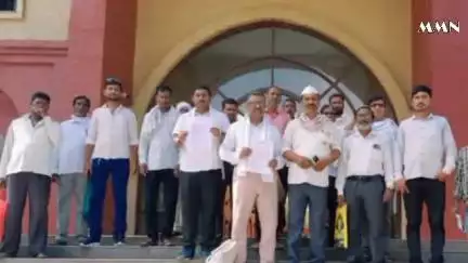 वर्धा: आयुष्मान भारत योजनेत 2019 नंतरच्या रेशनकार्ड धारकांचा समावेश करावा; किसान अधिकार अभियानची जिल्हाधिकाऱ्यांना मागणी