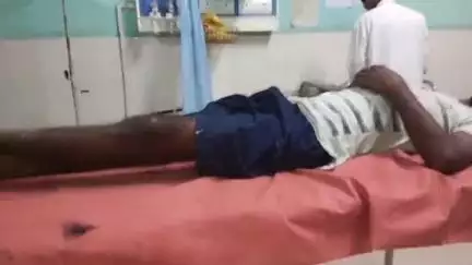 रफीगंज: रफीगंज के बहादुरपुर में गाली-गलौज का विरोध करने पर युवक पर चाकू से किया वार, घायल का उपचार जारी