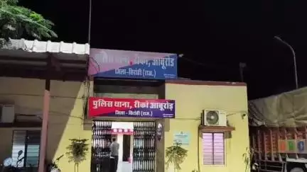 आबू रोड: मावल चंद्रावती कट के पास अनियंत्रित होकर डिवाइडर से टकराई बाइक, बाइक सवार पति की हुई मौत व पत्नी हुई घायल