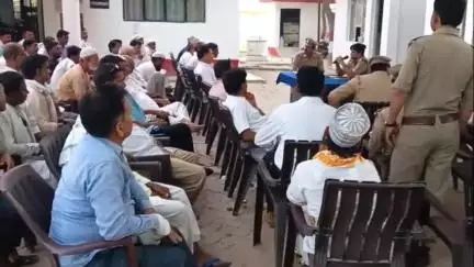 बीकापुर: आगामी बकरीद पर्व के दृष्टिगत शांति एवं कानून व्यवस्था बनाए रखने के लिए तारुन में पीस कमेटी की बैठक का आयोजन हुआ