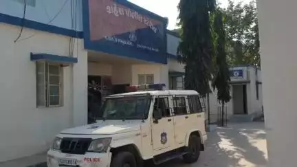 શહેરા: શહેરા તાલુકાના માતરિયા વ્યાસ ગામે નજીવી બાબતે એક વ્યક્તિને પિતા-પુત્ર એ માર મારતા નોંધાઈ ફરિયાદ
