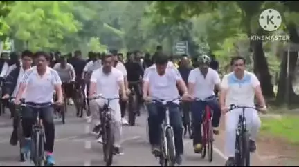 चामोर्शी: जागतिक सायकल दिनानिमीत्त गडचिरोली पोलीस दलाच्या वतीने सायकल रॅलीचे आयोजन....