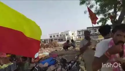 ಸಿಂಧನೂರು: ತುರ್ವಿಹಾಳ ಪಟ್ಟಣದಲ್ಲಿ ಆರ್‌ಸಿಬಿ ಐಪಿಎಲ್ ಕಪ್ ಗೆದ್ದ ಹಿನ್ನೆಲೆಯಲ್ಲಿ ಅರ್ಥಪೂರ್ಣ ಸಂಭ್ರಮಾಚರಣೆ
