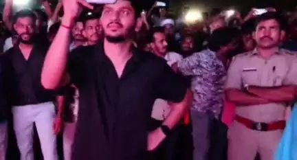 ದಾಂಡೇಲಿ: ಆರ್‌ಸಿಬಿ ಗೆಲುವು, ಹಳೆ ನಗರಸಭಾ ಮೈದಾನದಲ್ಲಿ ಸಂಭ್ರಮ