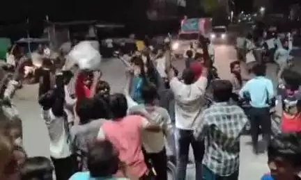 ఉరవకొండ: ఉరవకొండలో అంబరాన్నంటిన క్రికెట్ సంబరాలు: ఐపీఎల్ లో బెంగళూరు జట్టు విజయంపై ఫ్యాన్స్ సంబరాలు