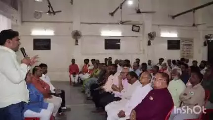सीहोर नगर: अग्रवाल पंचायती भवन में विकास कार्यों के भूमि पूजन कार्यक्रम को लेकर नपाध्यक्ष ने प्रबुद्धजनों से की चर्चा