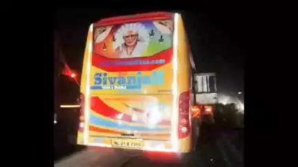 చౌటుప్పల్: ఖైతాపురం వద్ద విజయవాడ-హైదరాబాద్ జాతీయ రహదారిపై తెల్లవారుజామున రోడ్డు ప్రమాదం, డ్రైవర్ తో పాటు ఓ ప్రయాణికురాలు మృతి