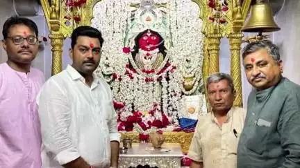 નાંદોદ: રાજપીપલા ખાતે આવેલ શ્રી હરસિદ્ધિ માતા મંદિરમાં સાસંદ, જીલ્લા ભાજપ પ્રમુખ, સુગર ચેરમેને દર્શન કર્યા.