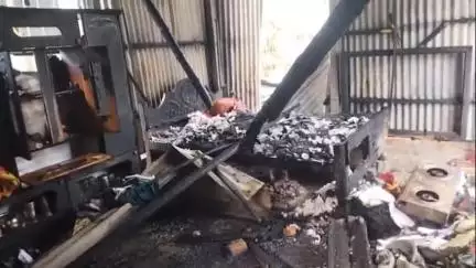 সীতাই: আদাবাড়ি গ্রাম পঞ্চায়েতের ডাউয়াবাড়িতে ইলেকট্রিক শর্ট সার্কিট এর আগুন লেগে ভস্মীভূত একটি বাড়ি
