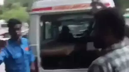 मंदसौर: खिलचीपुरा में सरपंच के भतीजे ने गर्भवती महिला को मारी टक्कर, गंभीर हालत में उदयपुर रेफर
