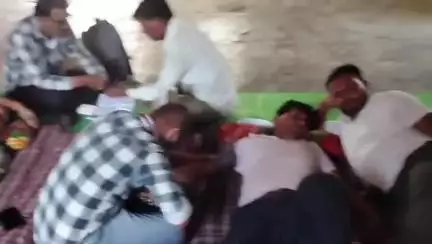 मोर्शी: डोमक येथे सुरू असलेल्या उपोषण मंडपातील दोघांची प्रकृती बिघडली, आरोग्य विभागाची टीम पोहोचली उपोषण मंडपात