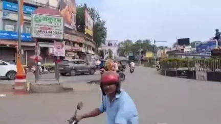 कांके: रांची के अल्बर्ट एक्का चौक पर झारखंड बंद का दिखा असर, भारी संख्या में पुलिसकर्मी तैनात
