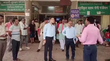 अशोक नगर: कलेक्टर आदित्य सिंह का जिला चिकित्सालय पर औचक निरीक्षण, कई काम करने के निर्देश दिए
