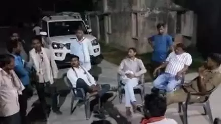 सासनी: कस्बा सासनी में मार्बल पत्थर की दुकान पर काम करने वाले युवक की संदिग्ध परिस्थिति में मौत, परिजनों ने लगाया हत्या का आरोप