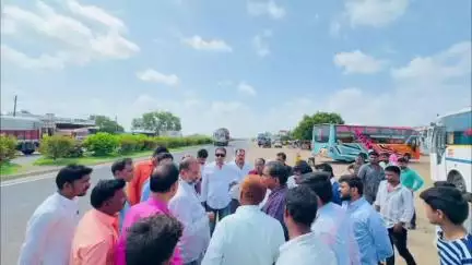 इट येथे आ. संदीप क्षीरसागर यांनी केली विकास कामांची पाहणी