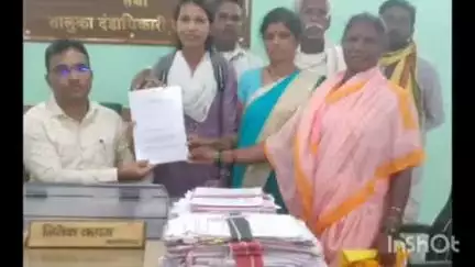 साकोली: शंकरपूर येथील नागरिकांनी अंगणवाडी सेविकेबाबत तहसीलदार,आमदार व बालविकास प्रकल्प कार्यालयात दिले निवेदन