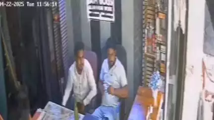 धनौरा: गजरौला की दुकान में घुसकर दुकानदार को पीटा, घटना सीसीटीवी कैमरे में कैद, वीडियो हुआ वायरल